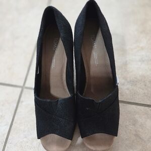TOMS Women's Black and Brown Peep Toe Heels
